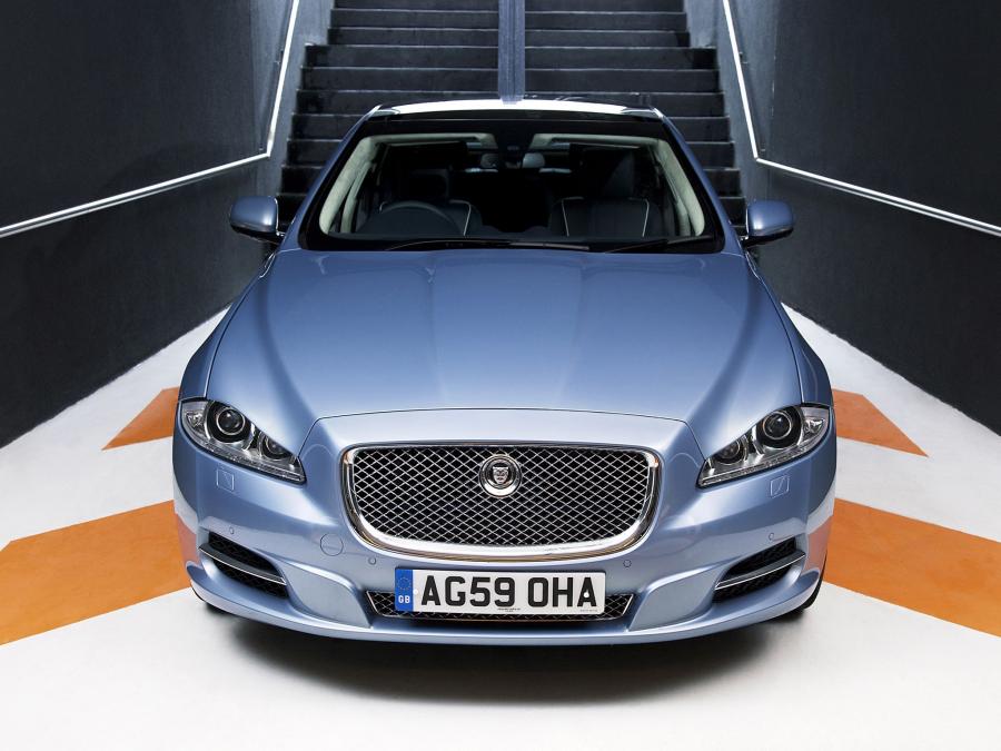  Jaguar XJ 2009 года  (UK) (фото 17 из 30)